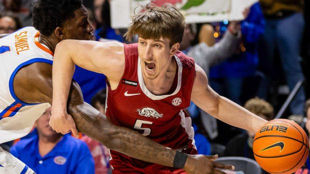 Razorbacks Joseph Pinion against Florida
